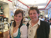 auch bei Käfer in München wird der Koppold Spargel geschätzt: Spargel Manufaktur Abend @ Käfer Bistro mit Spargelkönigin Martina I. und Spargel von Koppoldam 22.04.2015